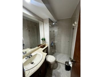 VENTA DE APARTAMENTO UNIDAD COMPLETA  LOMA DE LOS BERNAL PARTE BAJA