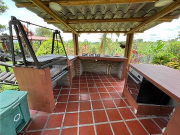 VENTA DE FINCA PRODUCTORA DE CAFE, PLATANO Y TURISMO