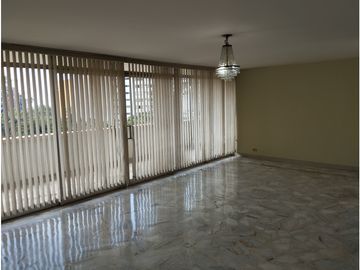 Vendo Magnífico Apartamento  Edificio las Fuentes  Granada Norte Cali