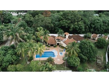 PREDIO HOTEL FAMILIAR DE VACACIONES EL MIRADOR VIA MELGAR GIRARDOT