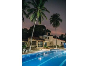 PREDIO HOTEL FAMILIAR DE VACACIONES EL MIRADOR VIA MELGAR GIRARDOT
