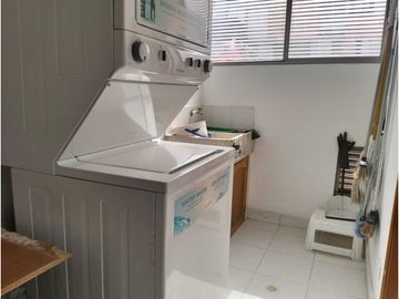 PARA VENTA CASA DE 146 M2 + 26 M2 JARDIN INTERIOR..JA