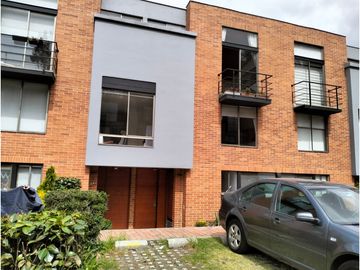 PARA VENTA CASA DE 146 M2 + 26 M2 JARDIN INTERIOR..JA