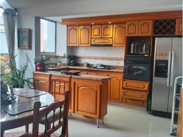 PARA VENTA CASA DE 146 M2 + 26 M2 JARDIN INTERIOR..JA