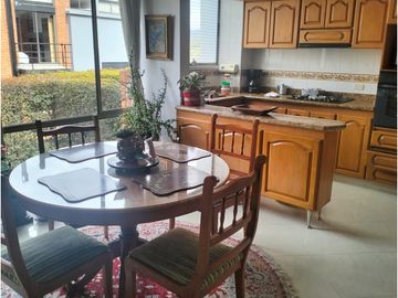 PARA VENTA CASA DE 146 M2 + 26 M2 JARDIN INTERIOR..JA