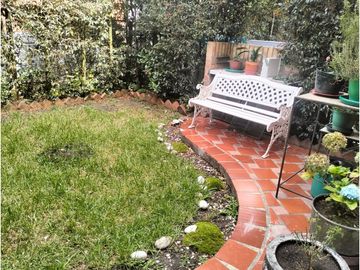 PARA VENTA CASA DE 146 M2 + 26 M2 JARDIN INTERIOR..JA