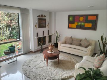 PARA VENTA CASA DE 146 M2 + 26 M2 JARDIN INTERIOR..JA