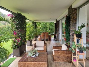 VENDO CASA ALTO PALMAS