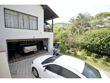 Venta casa campestre Urb. Los campanos de 2 niveles en Turbaco