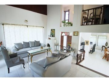 Venta casa campestre Urb. Los campanos de 2 niveles en Turbaco