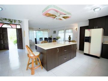 Venta casa campestre Urb. Los campanos de 2 niveles en Turbaco