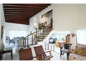 Venta casa campestre Urb. Los campanos de 2 niveles en Turbaco