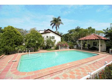 Venta casa campestre Urb. Los campanos de 2 niveles en Turbaco