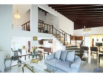 Venta casa campestre Urb. Los campanos de 2 niveles en Turbaco