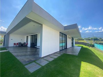 Finca en parcelación cerrada en venta Santa Elena El Cerrito Valle