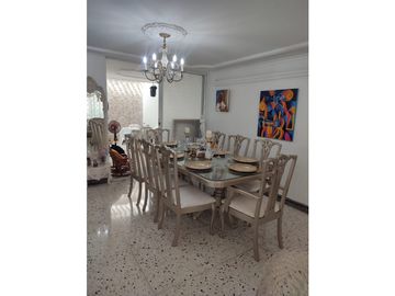 SE VENDE AMPLIA CASA EN CONJUNTO EN LOS ALPES