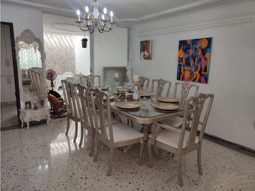 SE VENDE AMPLIA CASA EN CONJUNTO EN LOS ALPES