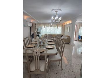SE VENDE AMPLIA CASA EN CONJUNTO EN LOS ALPES