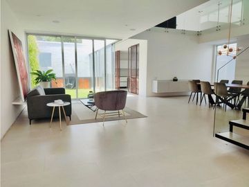SE VENDE MODERNA CASA INTELIGENTE LA CUMBRE