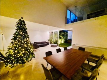 SE VENDE MODERNA CASA INTELIGENTE LA CUMBRE