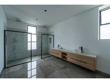 Casa nueva en Lago Calima Condominio La Irlanda