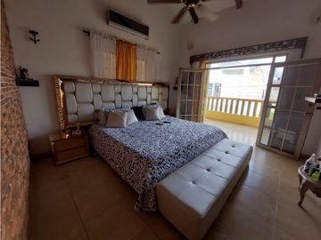 SE VENDE Y/O PERMUTA CASA DE TRES PISOS EN LOS ANGELES MONTERA