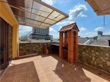 SE VENDE Y/O PERMUTA CASA DE TRES PISOS EN LOS ANGELES MONTERA