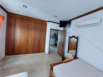 SE VENDE Y/O PERMUTA CASA DE TRES PISOS EN LOS ANGELES MONTERA