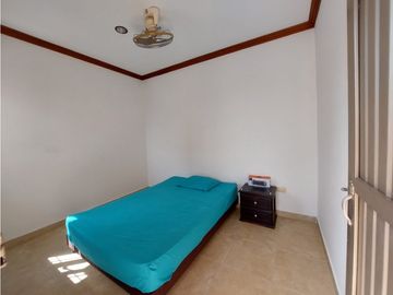 SE VENDE Y/O PERMUTA CASA DE TRES PISOS EN LOS ANGELES MONTERA