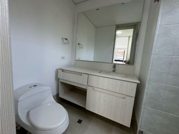 VENTA APARTAMENTO EN EL POBLADO CERCA AL CC EL TESORO