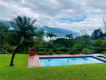 Venta de casa en el lago calima valle del cauca