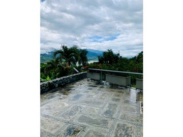 Venta de casa en el lago calima valle del cauca