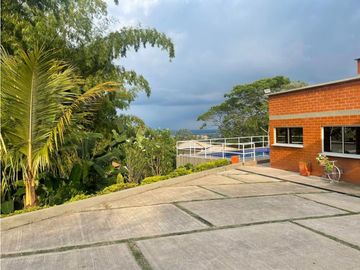 Casa campestre en condominio para la venta en la buitrera,Cali !!!