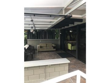 Casa campestre en condominio para la venta en la buitrera,Cali !!!
