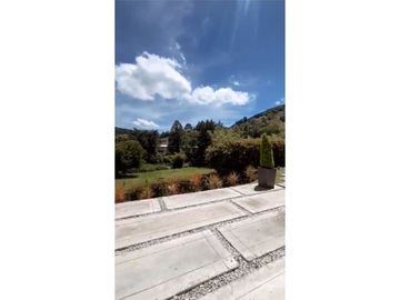 Casa campestre en condominio para la venta en via las palmas Medellin!