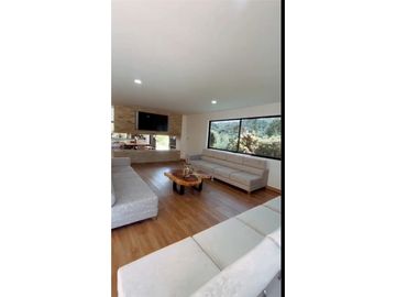 Casa campestre en condominio para la venta en via las palmas Medellin!
