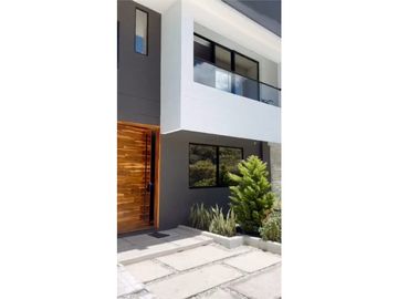 Casa campestre en condominio para la venta en via las palmas Medellin!