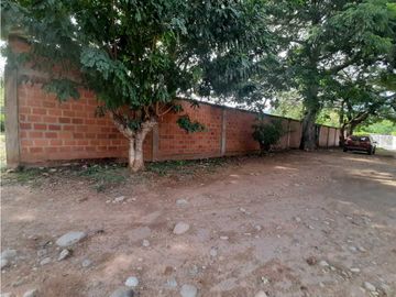 SE VENDE LOTE VIA LA PEDREGOZA