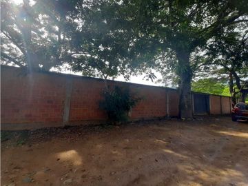 SE VENDE LOTE VIA LA PEDREGOZA