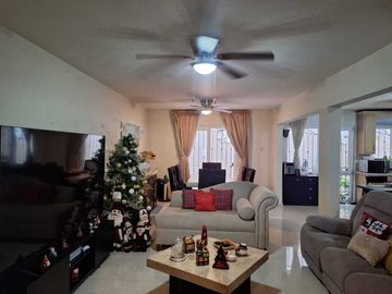 CASA EN VENTA CUMBRES 5° SECTOR  ¡¡OPORTUNIDAD !!