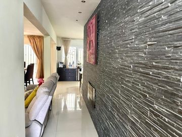 CASA EN VENTA CUMBRES 5° SECTOR  ¡¡OPORTUNIDAD !!