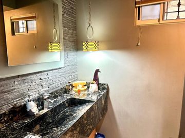 CASA EN VENTA CUMBRES 5° SECTOR  ¡¡OPORTUNIDAD !!