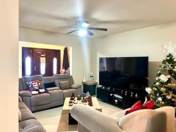 CASA EN VENTA CUMBRES 5° SECTOR  ¡¡OPORTUNIDAD !!