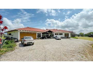 Casa Campestre en Parcelación Sector Aeropuerto