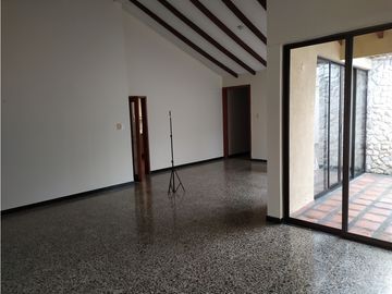 Vendo Magnifica casa cuatrialcobas Norte Cali Barrio La FLora