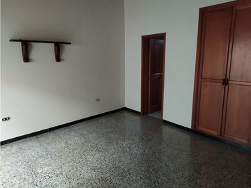 Vendo Magnifica casa cuatrialcobas Norte Cali Barrio La FLora