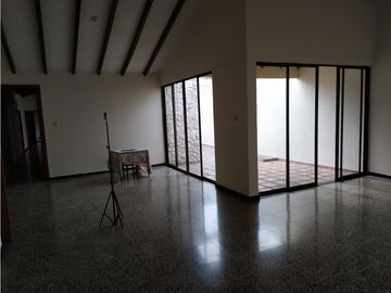 Vendo Magnifica casa cuatrialcobas Norte Cali Barrio La FLora