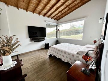 Venta Casa campestre Alto de Palmas sector Perico Envigado