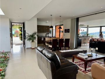 Venta Casa campestre Alto de Palmas sector Perico Envigado