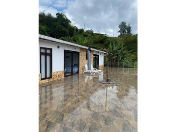 vendo casa finca campestre el Peñol  Antioquia 3.200 m2 uv FR